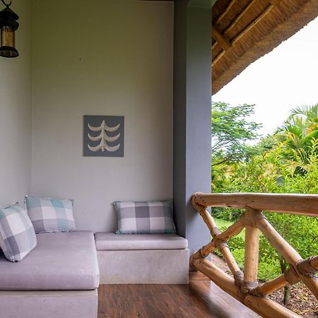 Emburara Farm Lodge Mbarara Exteriör bild