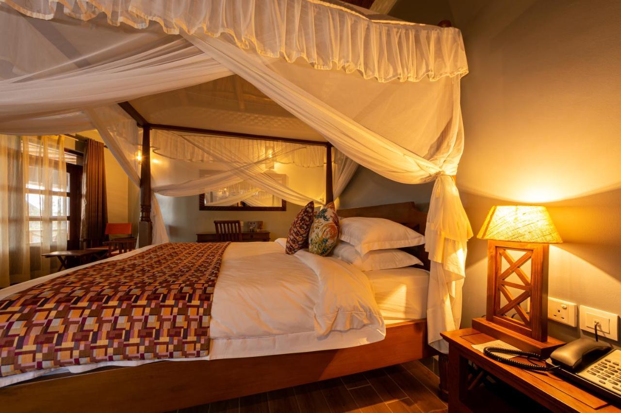Emburara Farm Lodge Mbarara Exteriör bild