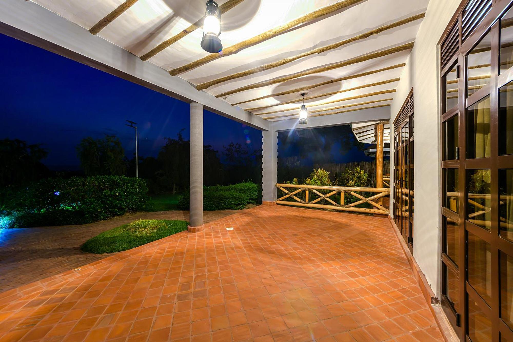 Emburara Farm Lodge Mbarara Exteriör bild
